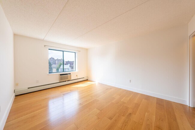 Building Photo - 123 Mamaroneck Ave
