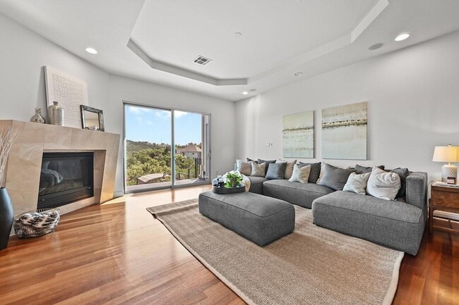 Building Photo - 405 Barrett Ln