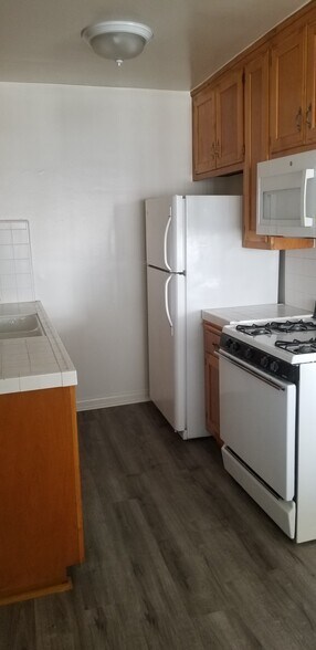 Kitchen - 3622 Dunn Dr