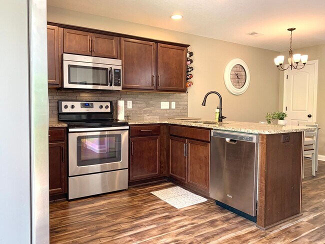 Building Photo - 364 Sam Houston Cir