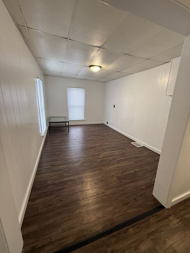 Building Photo - 314 Ives Ave