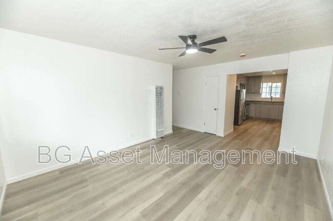 Building Photo - 2030 Stanton Ave