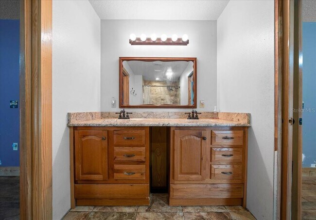 Building Photo - 3135 NE 49th St