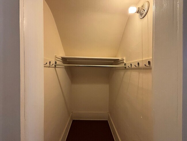 Building Photo - 189 Meigs St