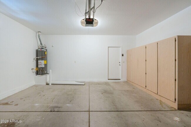 Building Photo - 15224 W Desert Hills Dr