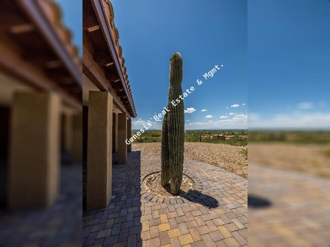 Building Photo - "Spacious Tucson Retreat with Granite Elegance and Cozy Fireplace – 4 Bed, 3.5 Bath Gem!"