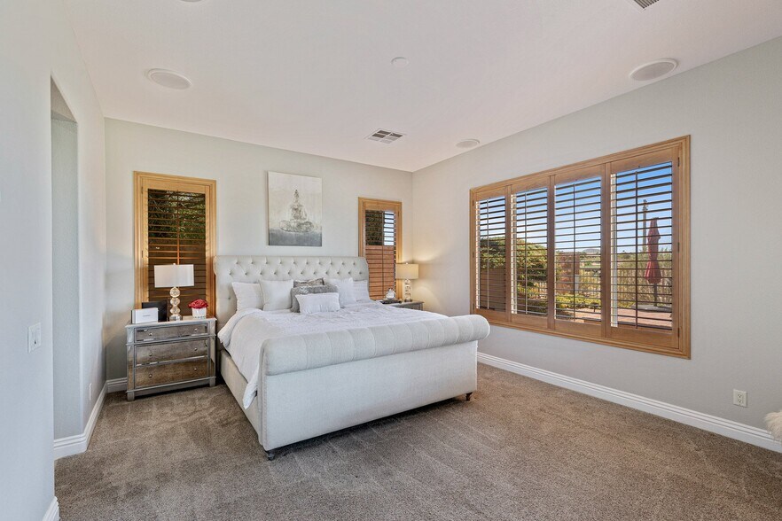 Building Photo - 7 Braelinn Dr