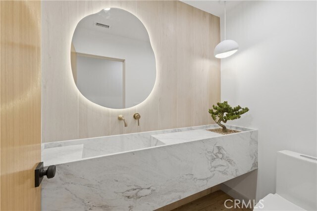 Building Photo - 7663 Sedan Ave