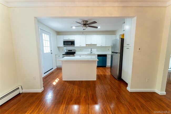 Building Photo - 10 Congress Dr