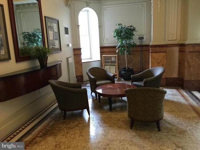 Building Photo - 1615 Q St NW