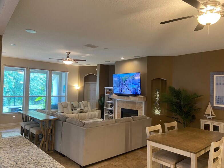 Building Photo - 437 Lake Monroe Pl