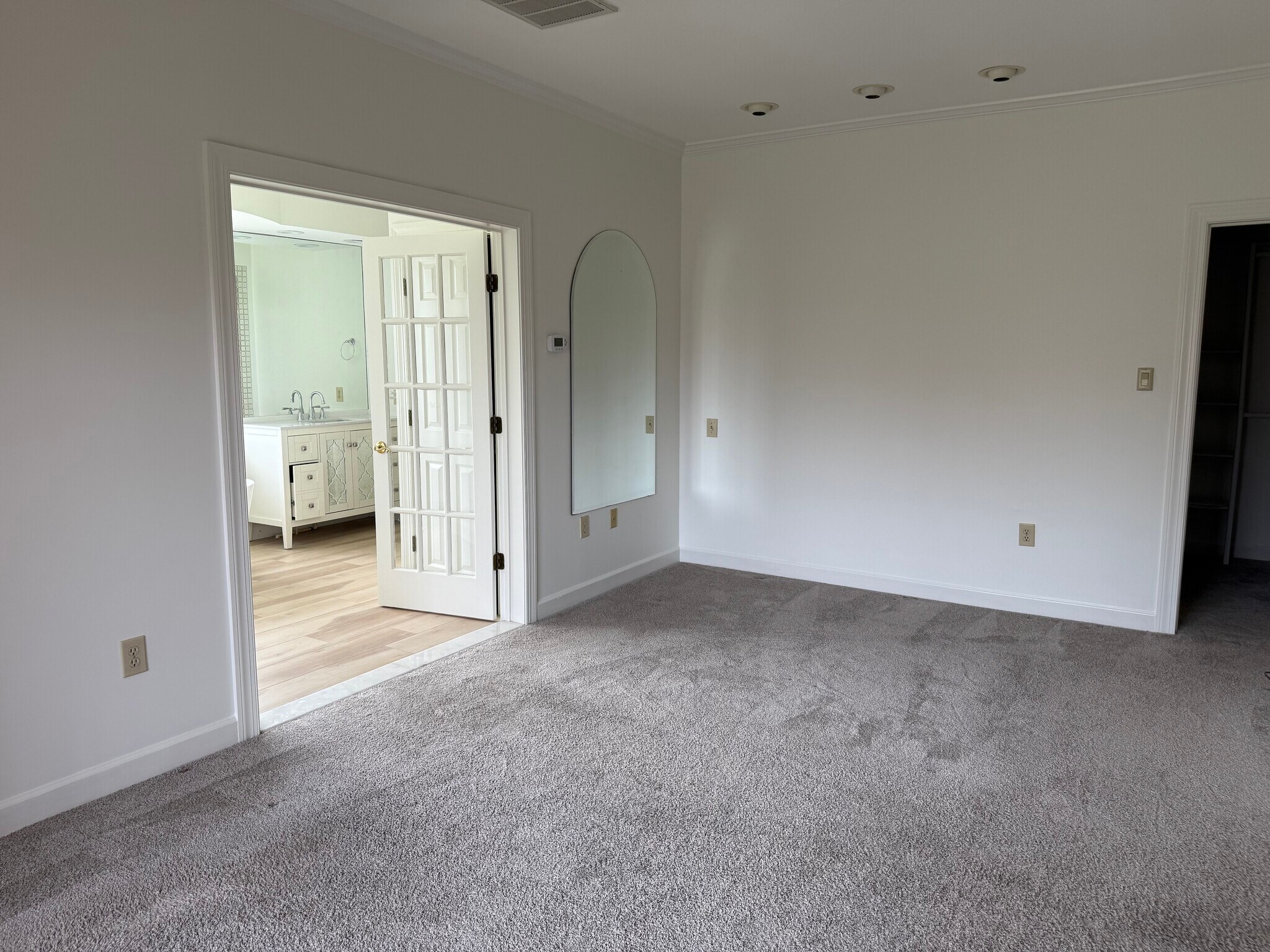 Master Bedroom - 18020 Edwards Ferry Rd