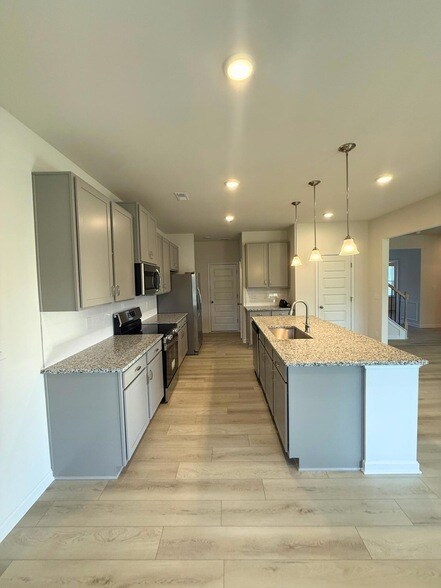 Building Photo - 11053 Valmont Ln