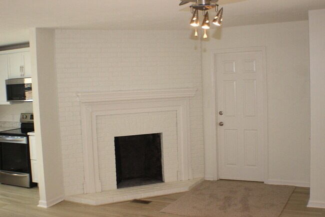 Building Photo - 3193 Carriage Ln