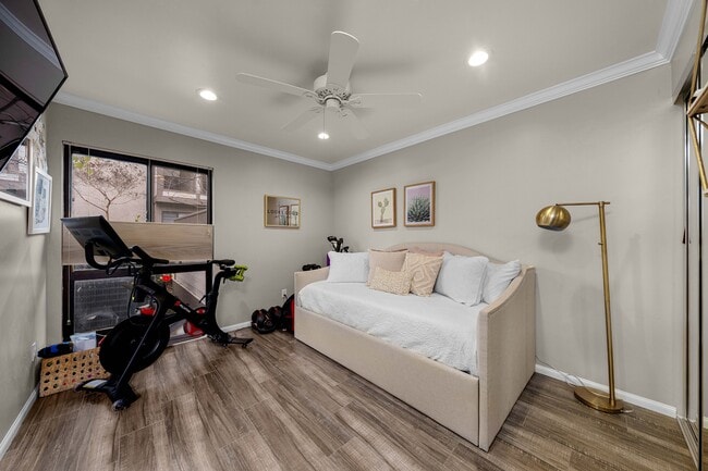 Building Photo - 9189 Village Glen Dr