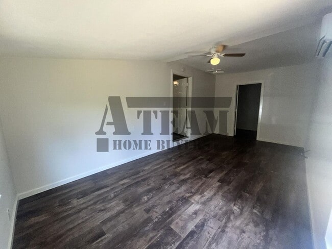 Building Photo - 3 Bed 1 Bath home for rent!