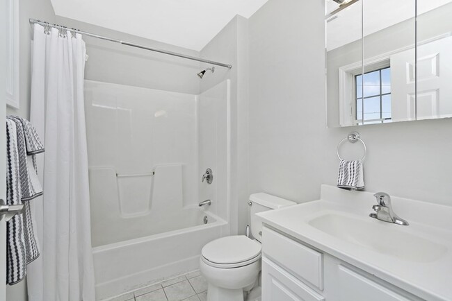 Building Photo - 260 Main St