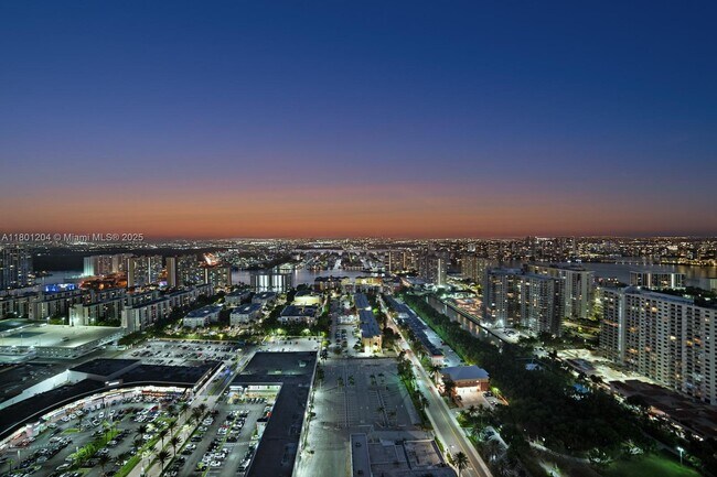 Building Photo - 17141 Collins Ave