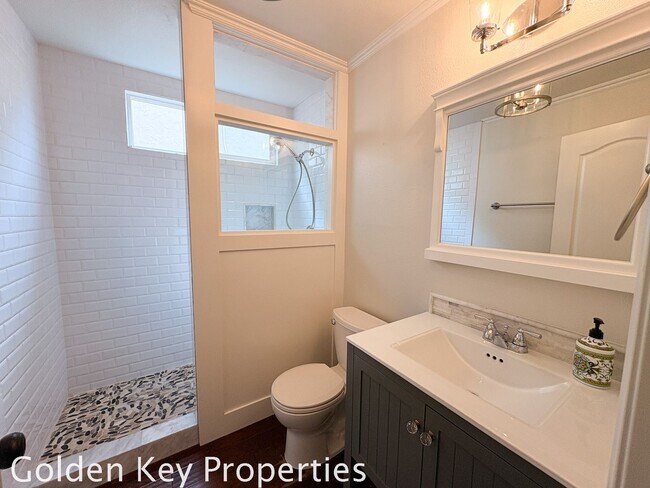 Building Photo - Welcome home to this spacious 4-bedroom, 3-bath home located in the Rancho Del Oro Community!