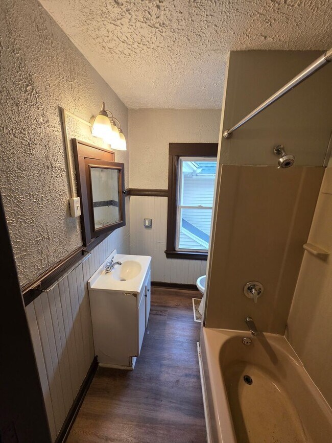 Building Photo - 19 Texas St