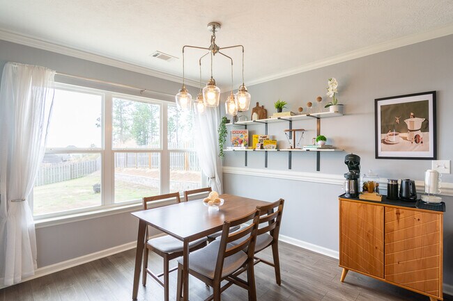 Building Photo - 4830 Fairmont Dr