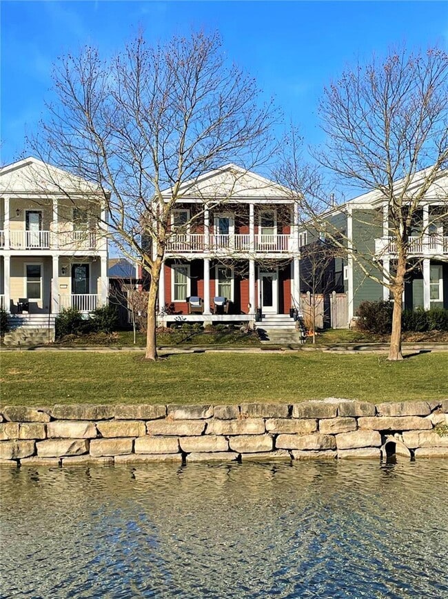 Building Photo - 5044 Arpent St