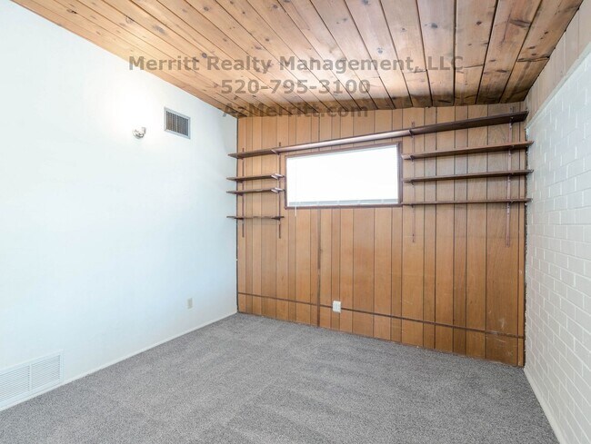Building Photo - Perfect 3 bdrm 2 bath home in quiet centra...