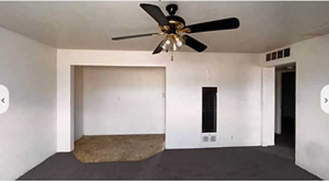Building Photo - 731 W University Dr