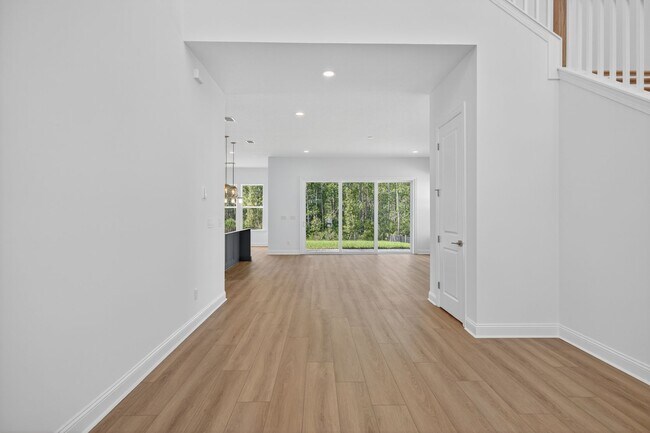 Building Photo - Brand New Home