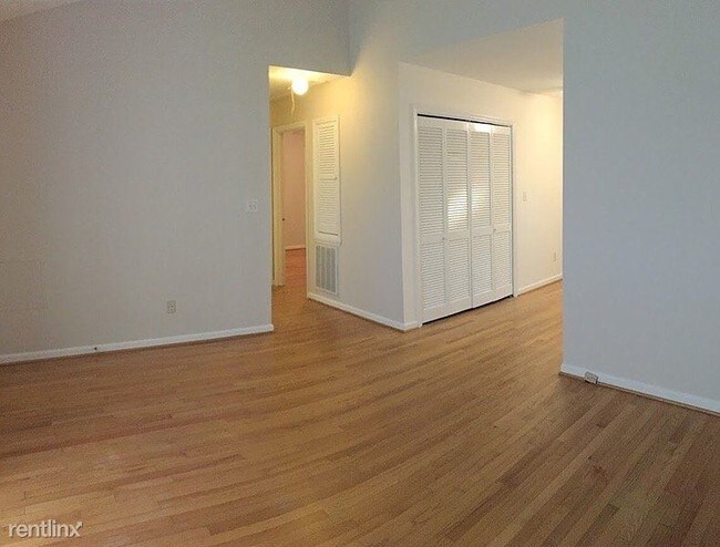 Building Photo - 2 br, 2 bath Apartment - 6828 Ray Road A