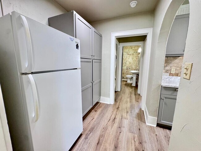 Building Photo - 2521 NW 12th St