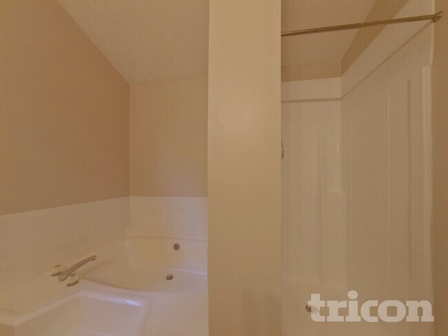 Building Photo - 10622 Cherry Cove