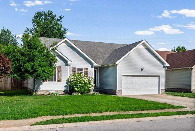 Building Photo - Pet Friendly Three Bedroom!