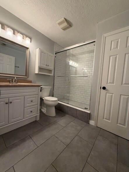 Building Photo - 5 W Lincoln St