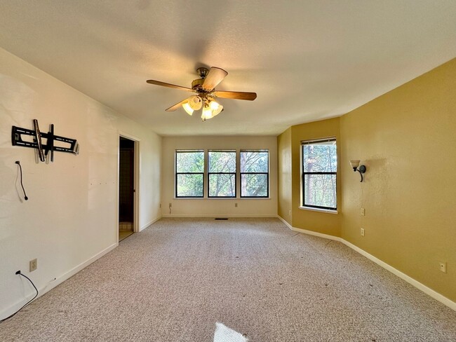 Building Photo - 15593 Carrie Dr