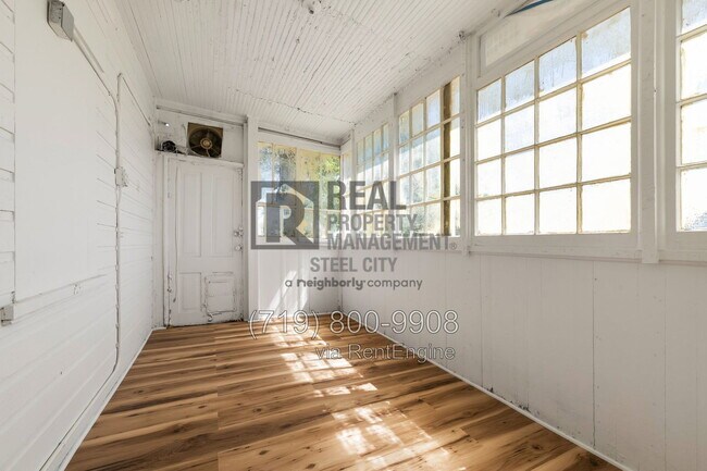 Building Photo - 1530 33rd Ln