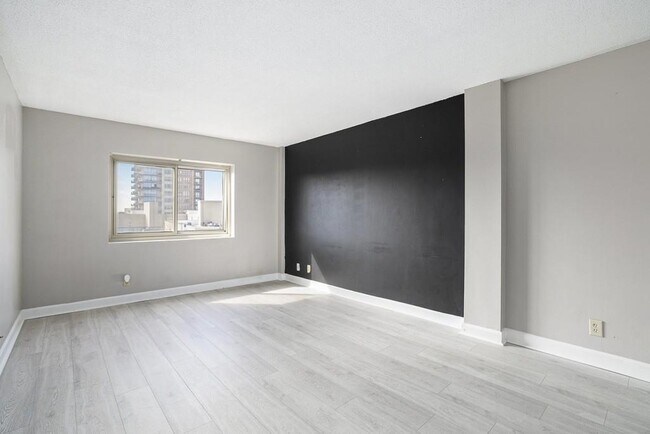 Building Photo - 2285 Peachtree Rd NE