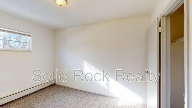Building Photo - 1411 S Corona Ave