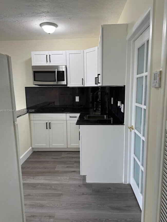 Building Photo - 4721 NW 33rd Ave