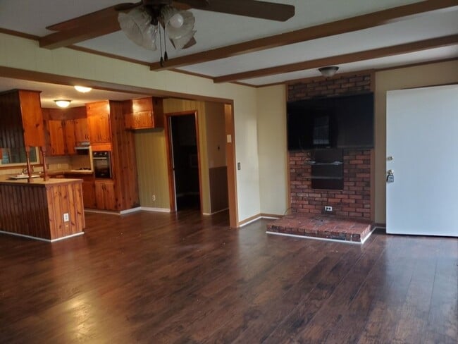 Building Photo - Move in Ready!!3 Bedroom 2 Bath Home in Lee County--Moved in Special!!