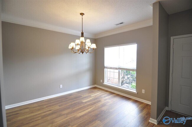 Building Photo - 206 Horseshoe Bend N