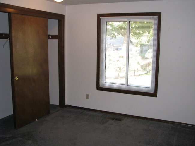 Building Photo - Three Bedroom with Wood Stove