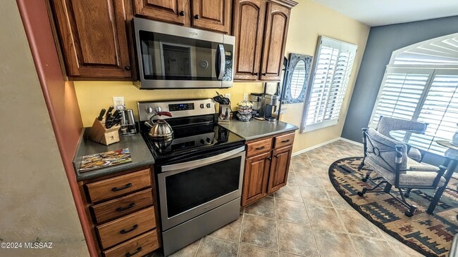 Building Photo - 39019 S Moonwood Dr