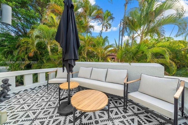 Building Photo - 151 NE 43rd St