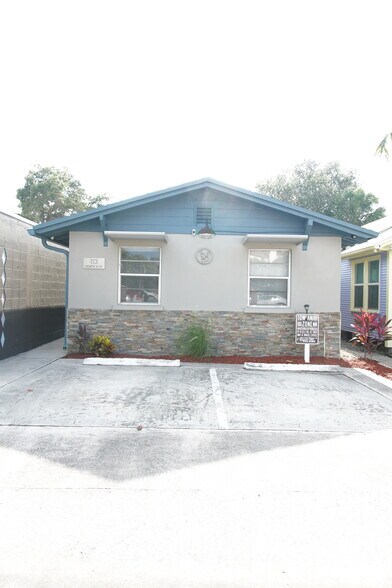 Building Photo - 113 N M St