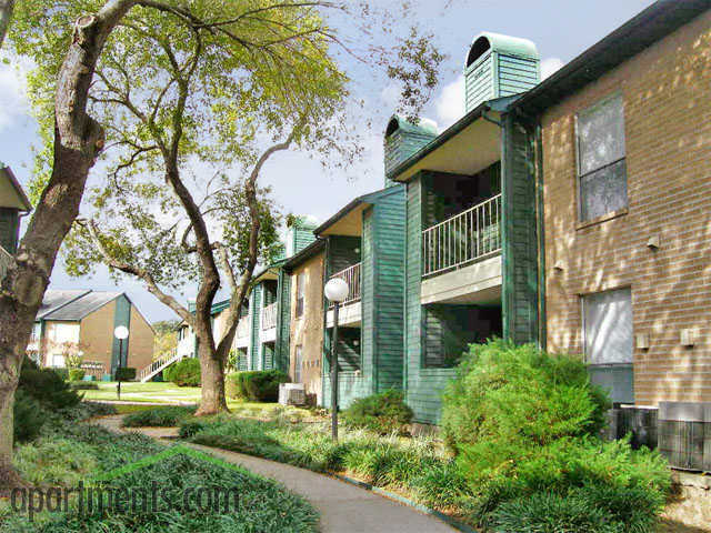 Building Photo - Greentree Apartments