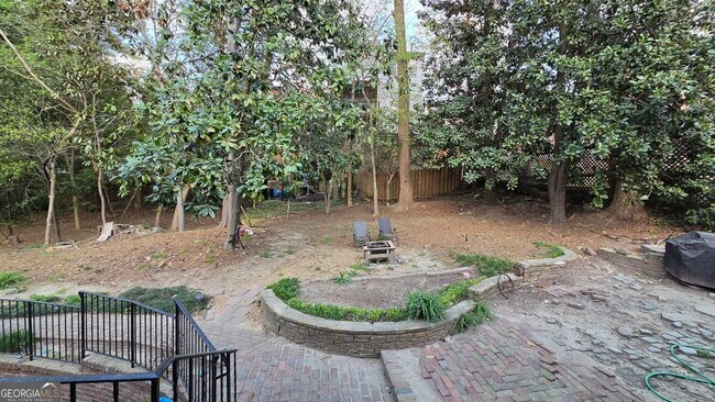 Building Photo - 1845 Monroe Dr NE