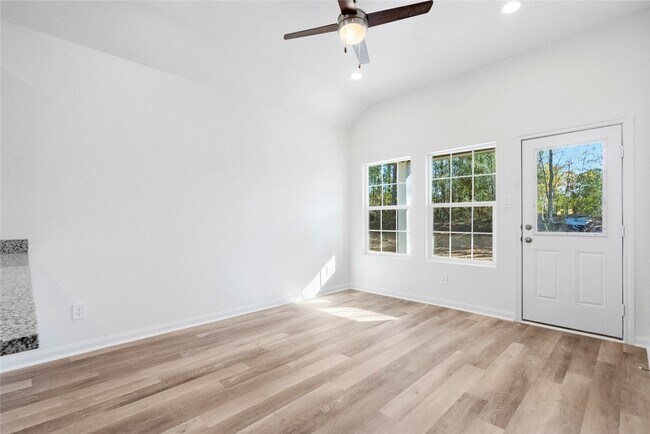 Building Photo - 2332 Cedar Pl Dr