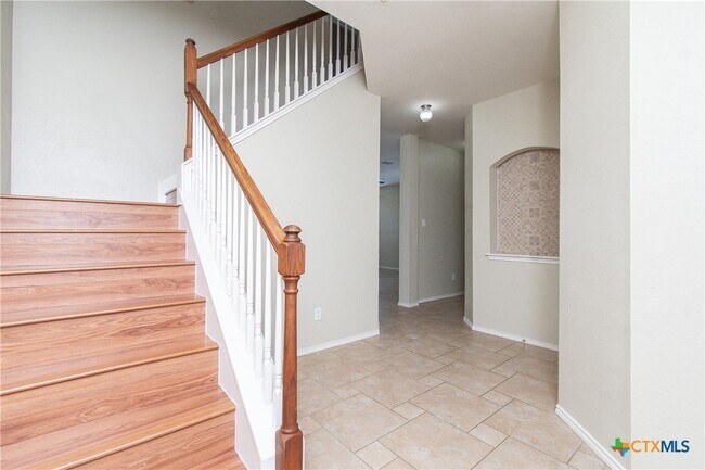 Building Photo - 5503 Bridgewood Dr