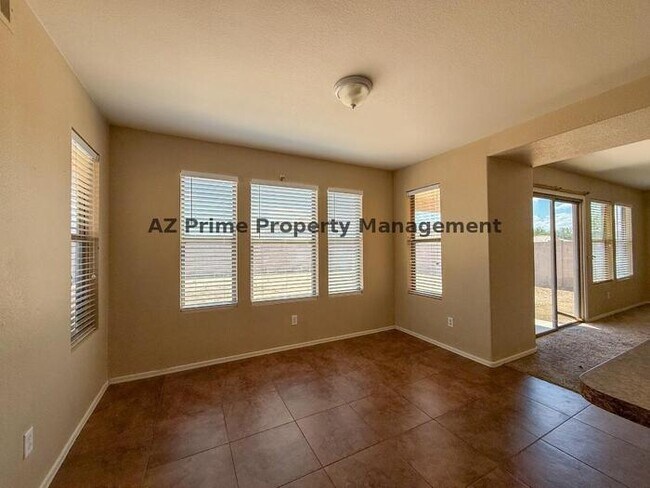 Building Photo - 583 W Racine Loop